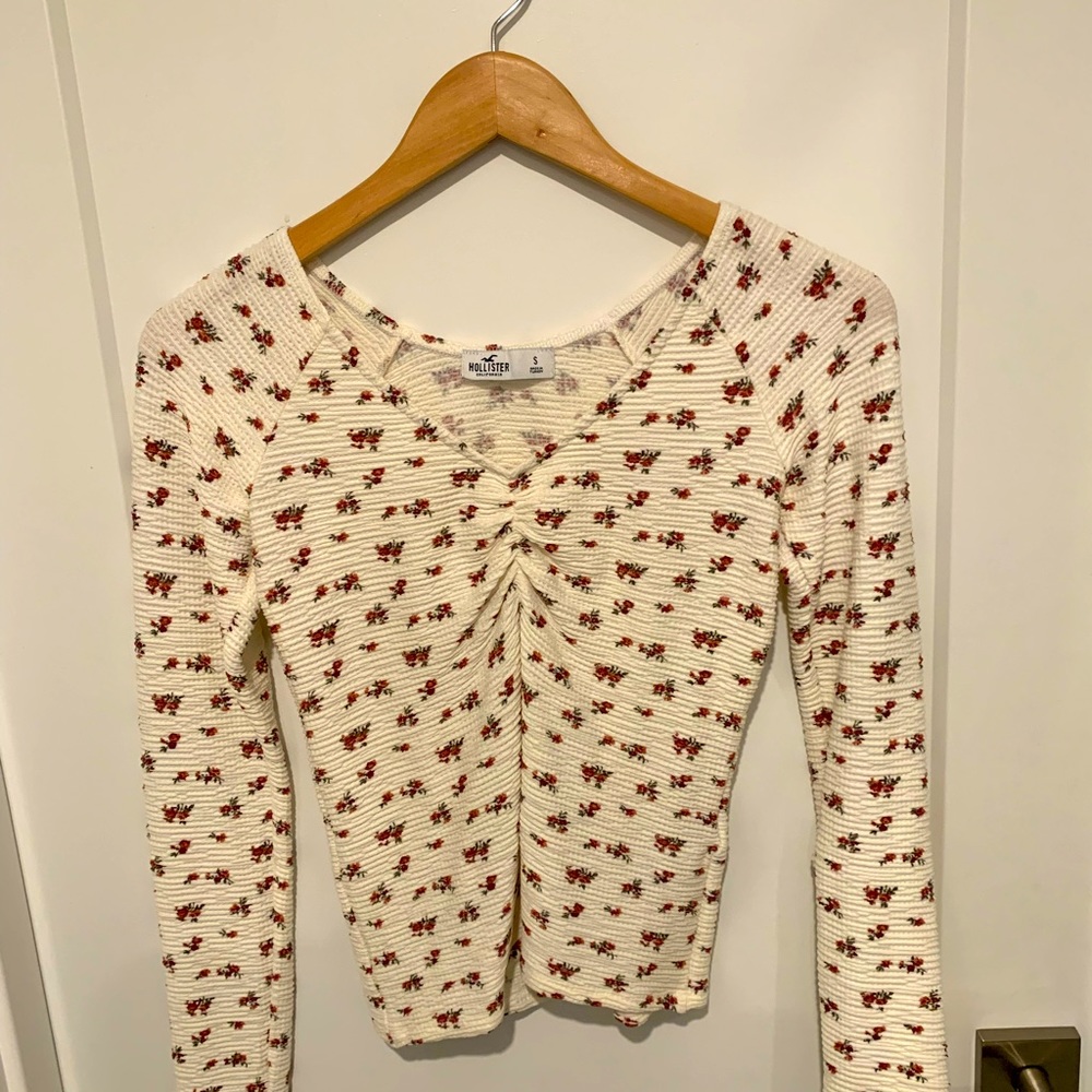 Hollister long sleeved waffled floral shirt